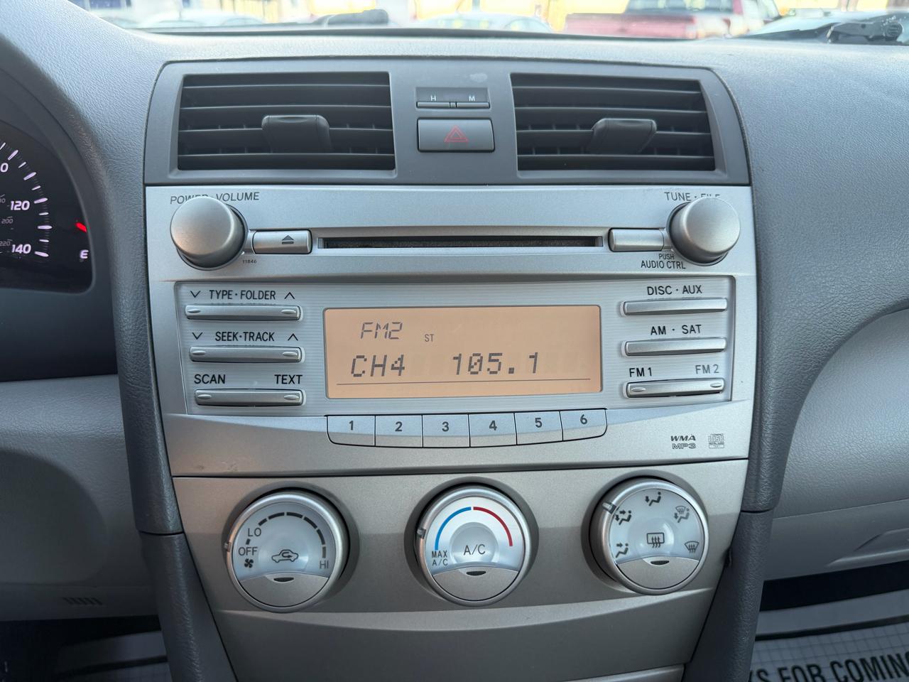 Toyota Camry 4dr Sdn LE Auto 2010