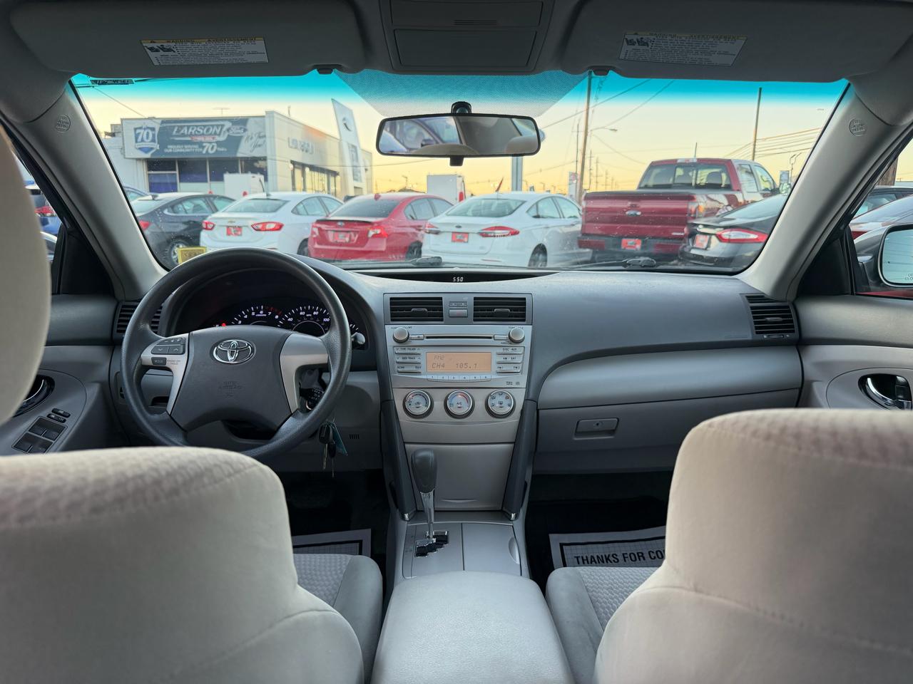 Toyota Camry 4dr Sdn LE Auto 2010