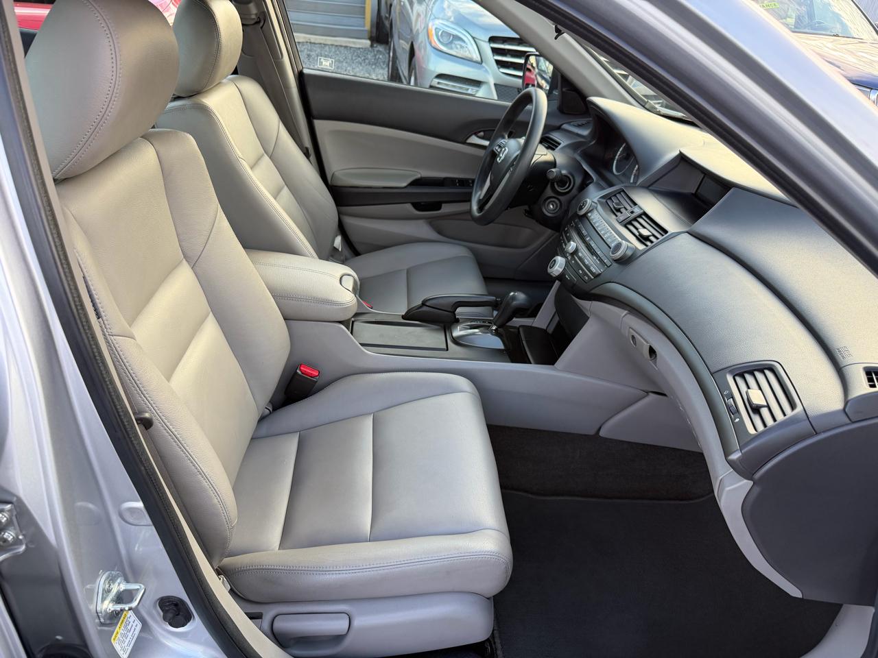 Honda Accord LX-P Sedan AT 2010