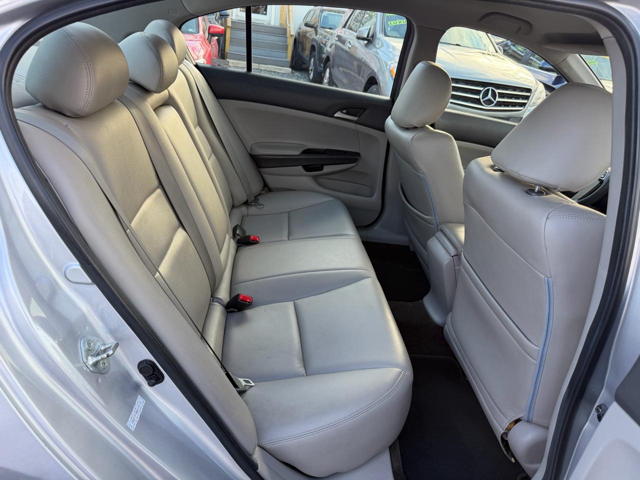 Honda Accord LX-P Sedan AT 2010