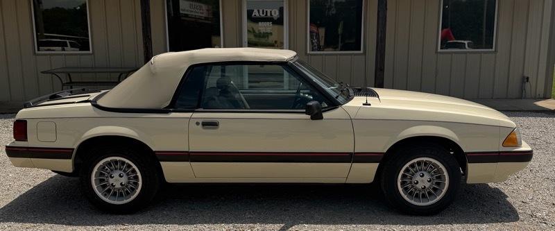 Ford Mustang LX convertible 1989