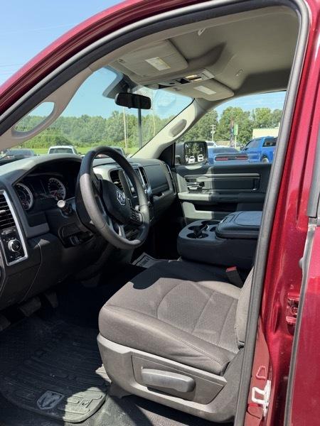 RAM 1500 SLT Quad Cab 4WD 2020