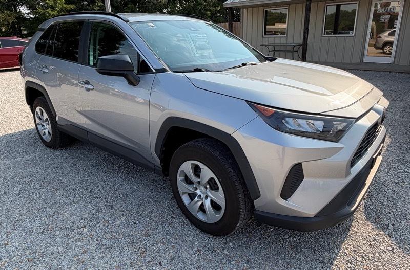 Toyota RAV4 LE AWD 2020