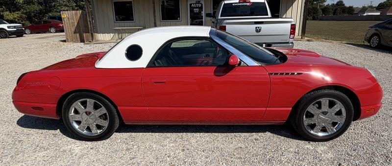 Ford Thunderbird Deluxe 2002