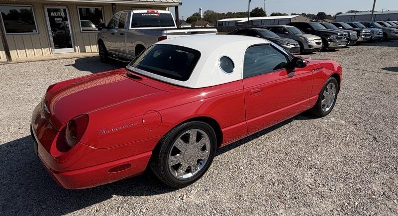 Ford Thunderbird Deluxe 2002