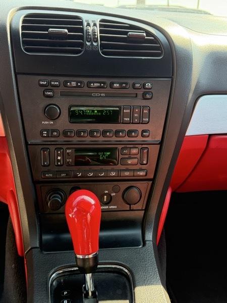 Ford Thunderbird Deluxe 2002