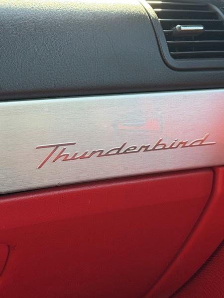 Ford Thunderbird Deluxe 2002