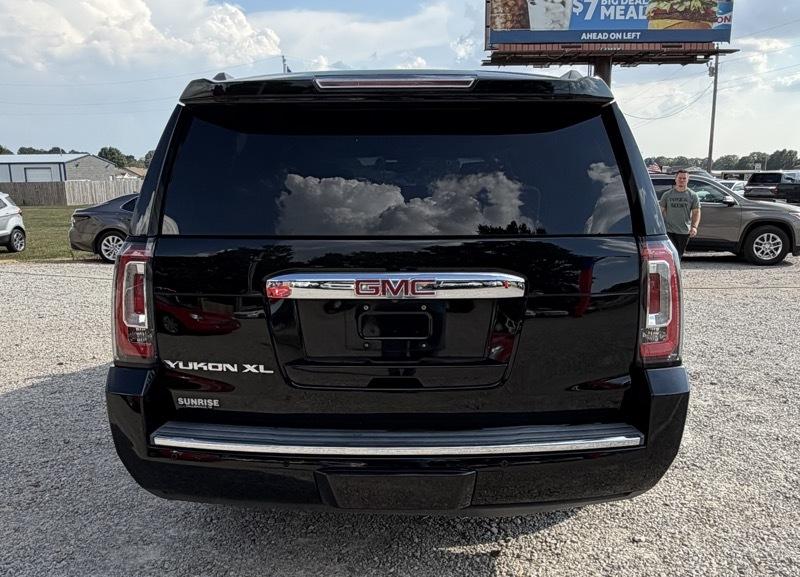 GMC Yukon XL Denali 4WD 2016