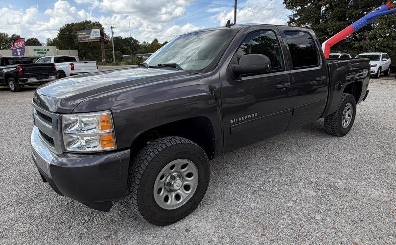 Chevrolet Silverado 1500 LS Crew Cab Short Box 4WD 2011