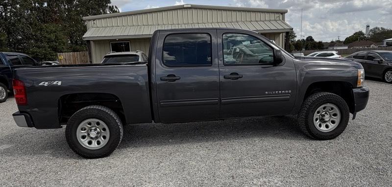 Chevrolet Silverado 1500 LS Crew Cab Short Box 4WD 2011