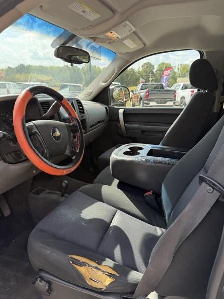 Chevrolet Silverado 1500 LS Crew Cab Short Box 4WD 2011