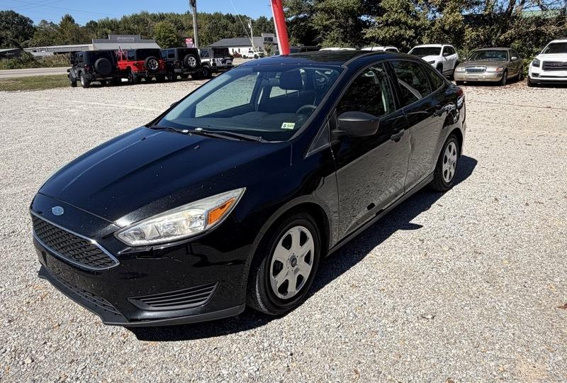 Ford Focus S Sedan 2015