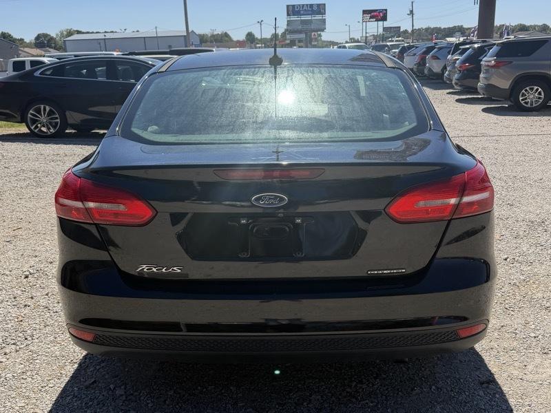 Ford Focus S Sedan 2015