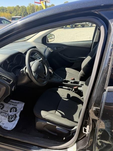 Ford Focus S Sedan 2015