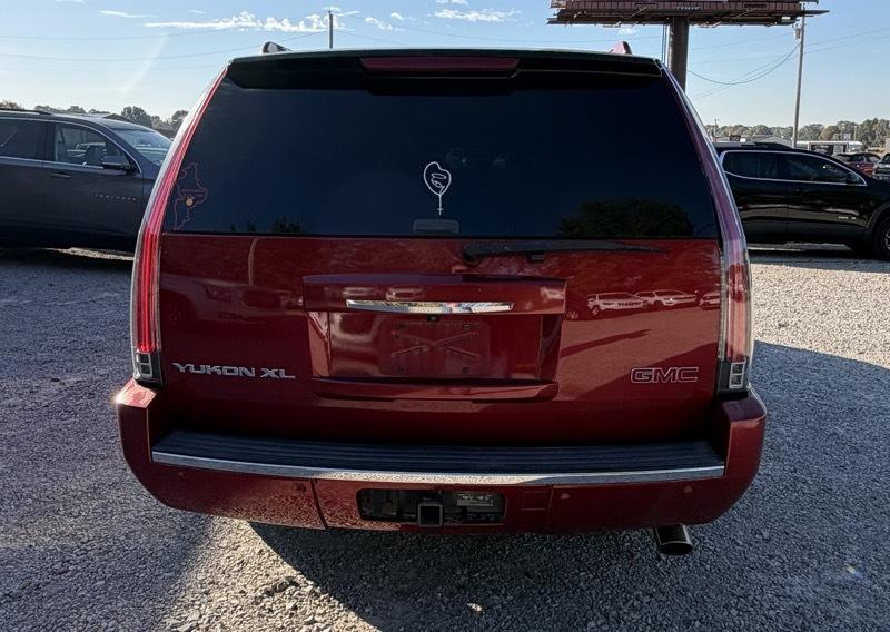 GMC Yukon Denali XL 4WD 2013