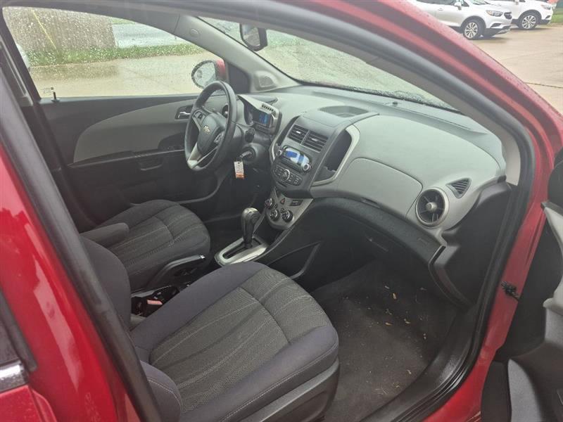 2013 Chevrolet Sonic LT - Photo 11