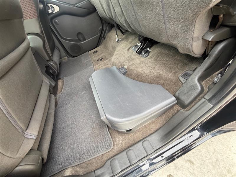 Nissan Frontier S Crew Cab 4WD 2012