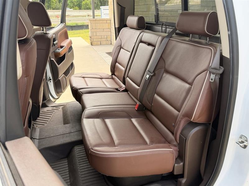 Chevrolet Silverado 1500 High Country Crew Cab Long Box 4WD 2017