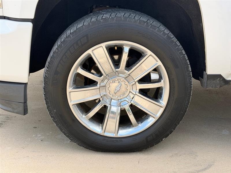 Chevrolet Silverado 1500 High Country Crew Cab Long Box 4WD 2017