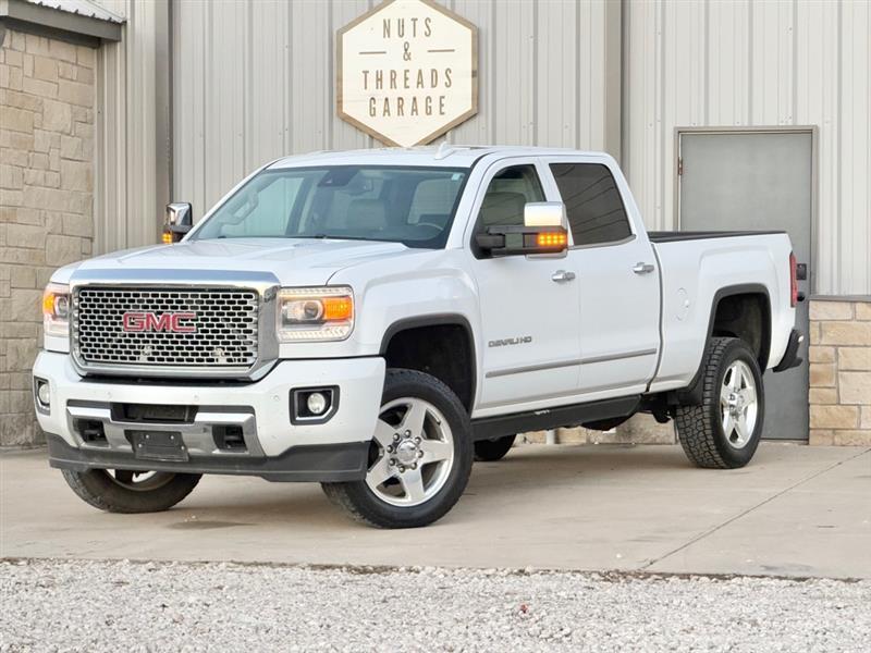 GMC Sierra 2500HD Denali Crew Cab 4WD 2015