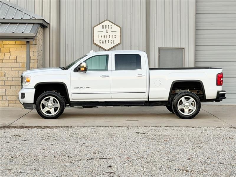 GMC Sierra 2500HD Denali Crew Cab 4WD 2015