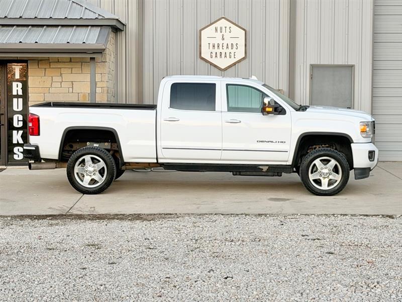 GMC Sierra 2500HD Denali Crew Cab 4WD 2015