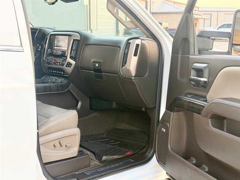 GMC Sierra 2500HD Denali Crew Cab 4WD 2015