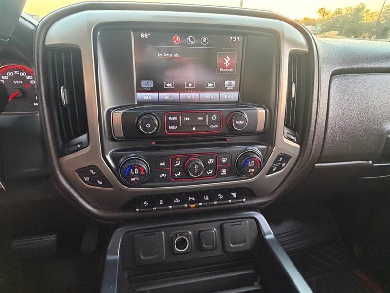 GMC Sierra 2500HD Denali Crew Cab 4WD 2015
