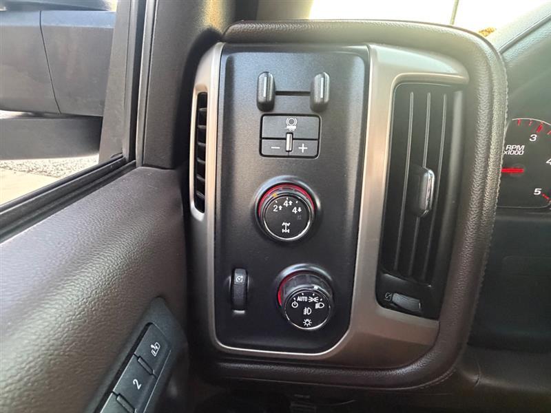 GMC Sierra 2500HD Denali Crew Cab 4WD 2015