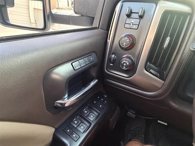 GMC Sierra 2500HD Denali Crew Cab 4WD 2015