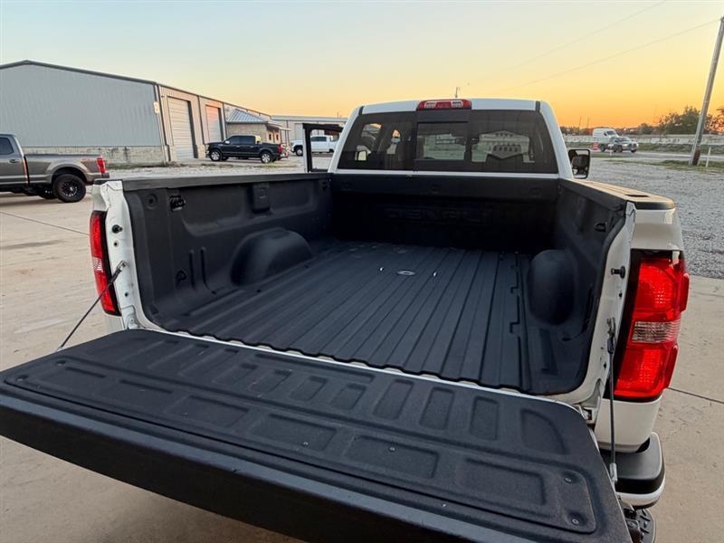 GMC Sierra 2500HD Denali Crew Cab 4WD 2015