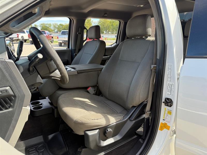 Ford F-150 XL SuperCrew 5.5-ft. Bed 4WD 2016