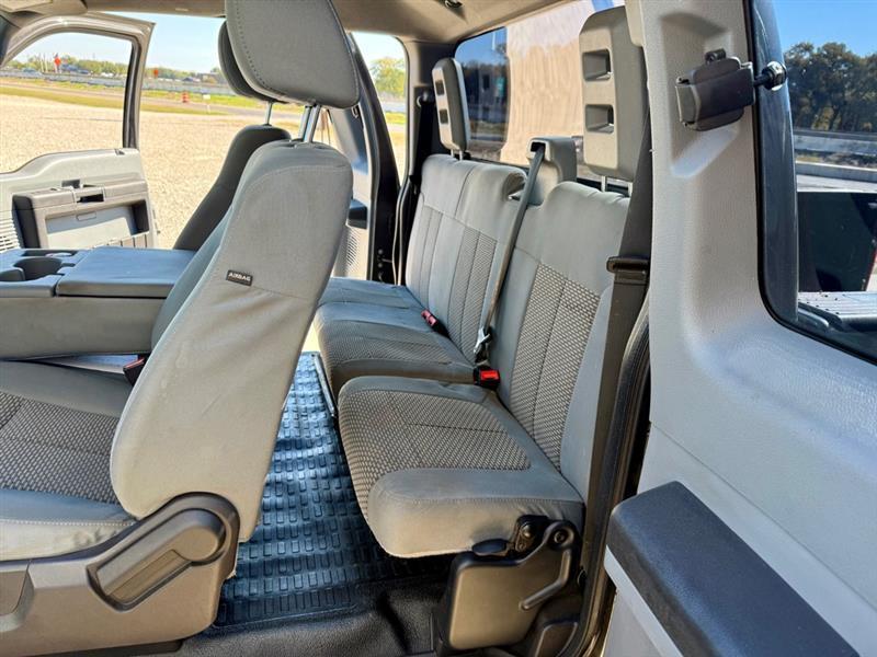 Ford F-250 SD XL SuperCab 4WD 2015