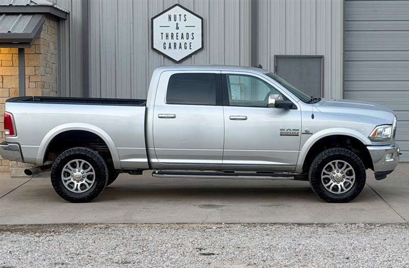 RAM 2500 Laramie Crew Cab SWB 4WD 2016