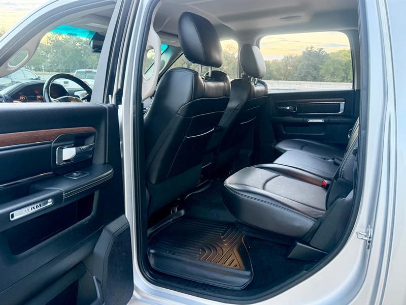 RAM 2500 Laramie Crew Cab SWB 4WD 2016