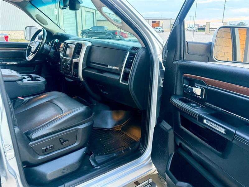 RAM 2500 Laramie Crew Cab SWB 4WD 2016