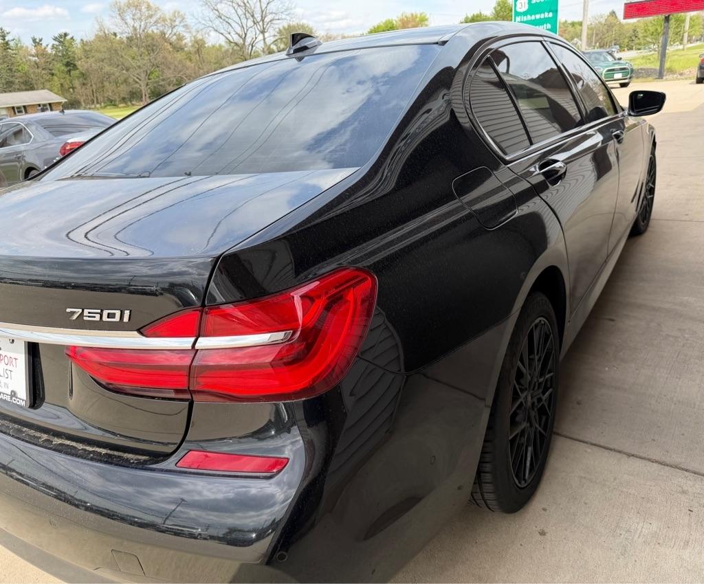BMW 7-Series 750i xDrive 2017