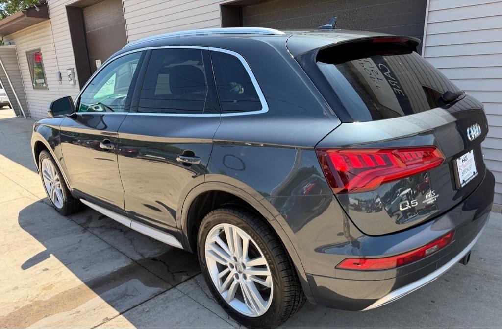 Audi Q5 2.0T Premium Plus quattro 2020