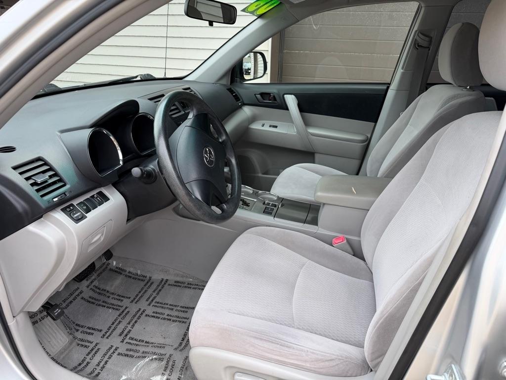 Toyota Highlander Base 2WD 2008
