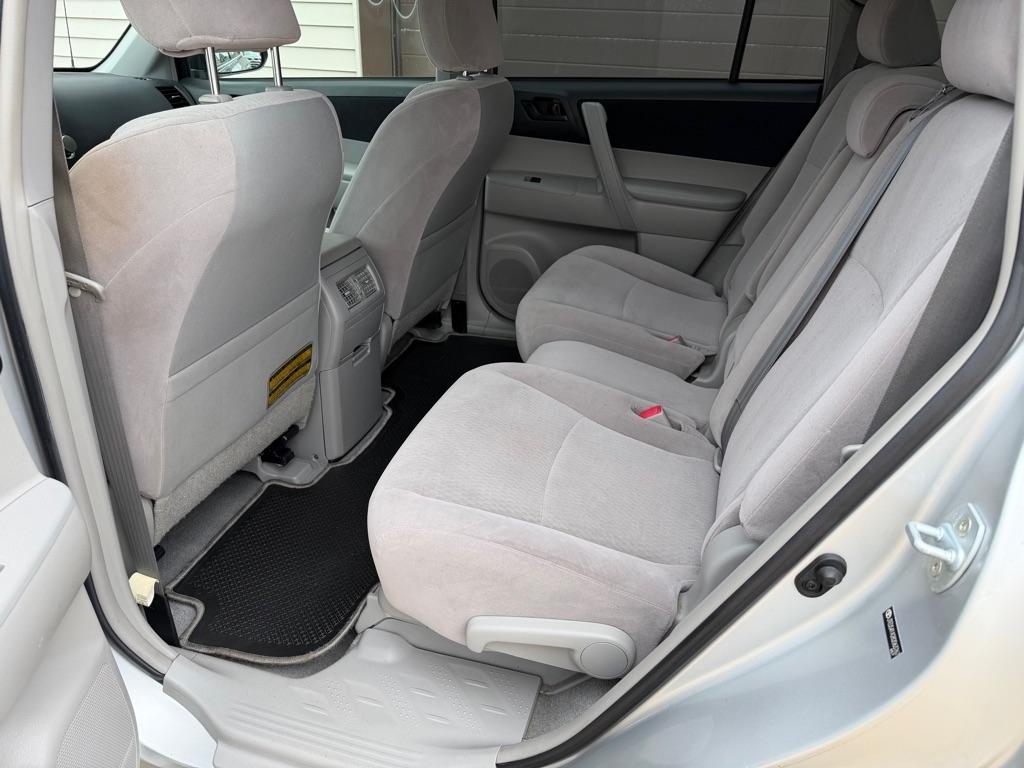 Toyota Highlander Base 2WD 2008