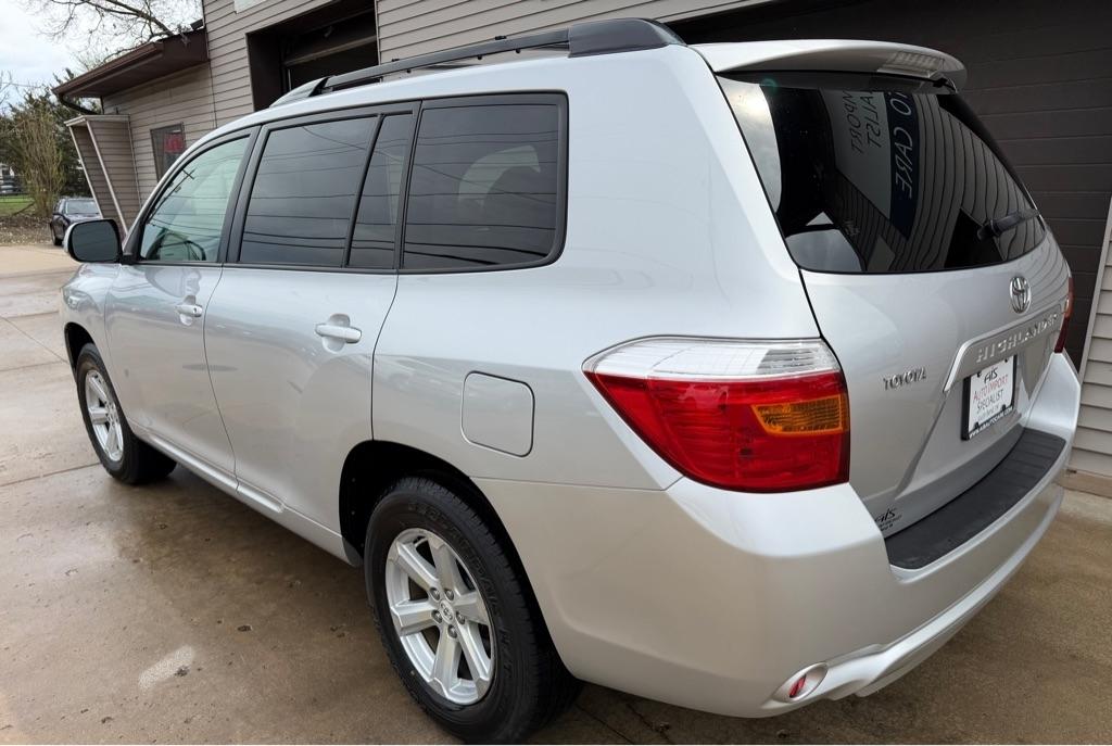 Toyota Highlander Base 2WD 2008