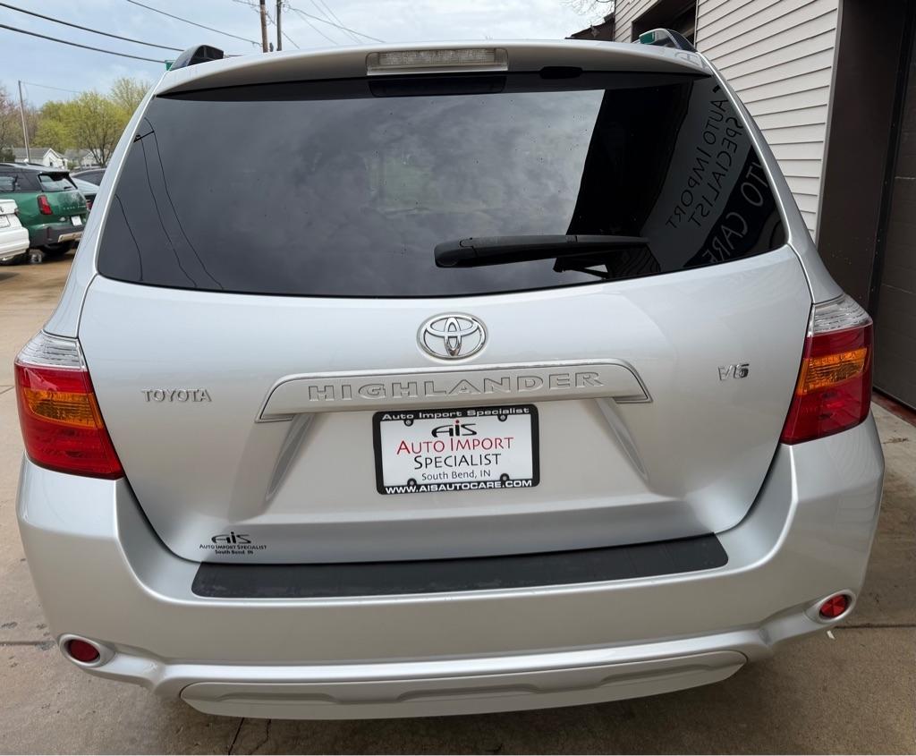 Toyota Highlander Base 2WD 2008