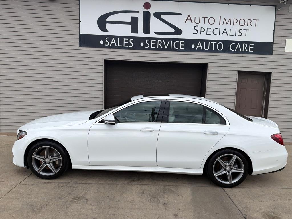 Mercedes-Benz E-Class E300 Luxury 4MATIC Sedan 2017