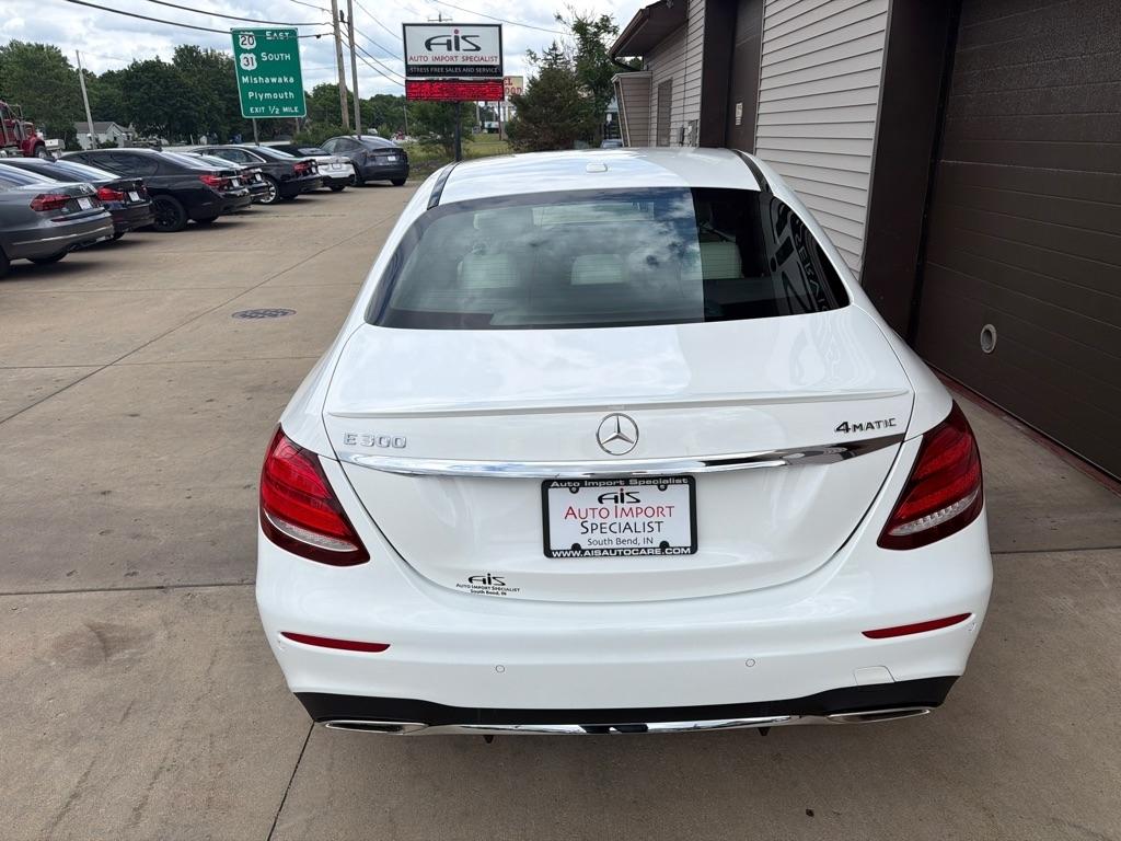 Mercedes-Benz E-Class E300 Luxury 4MATIC Sedan 2017