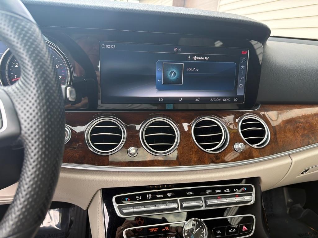 Mercedes-Benz E-Class E300 Luxury 4MATIC Sedan 2017