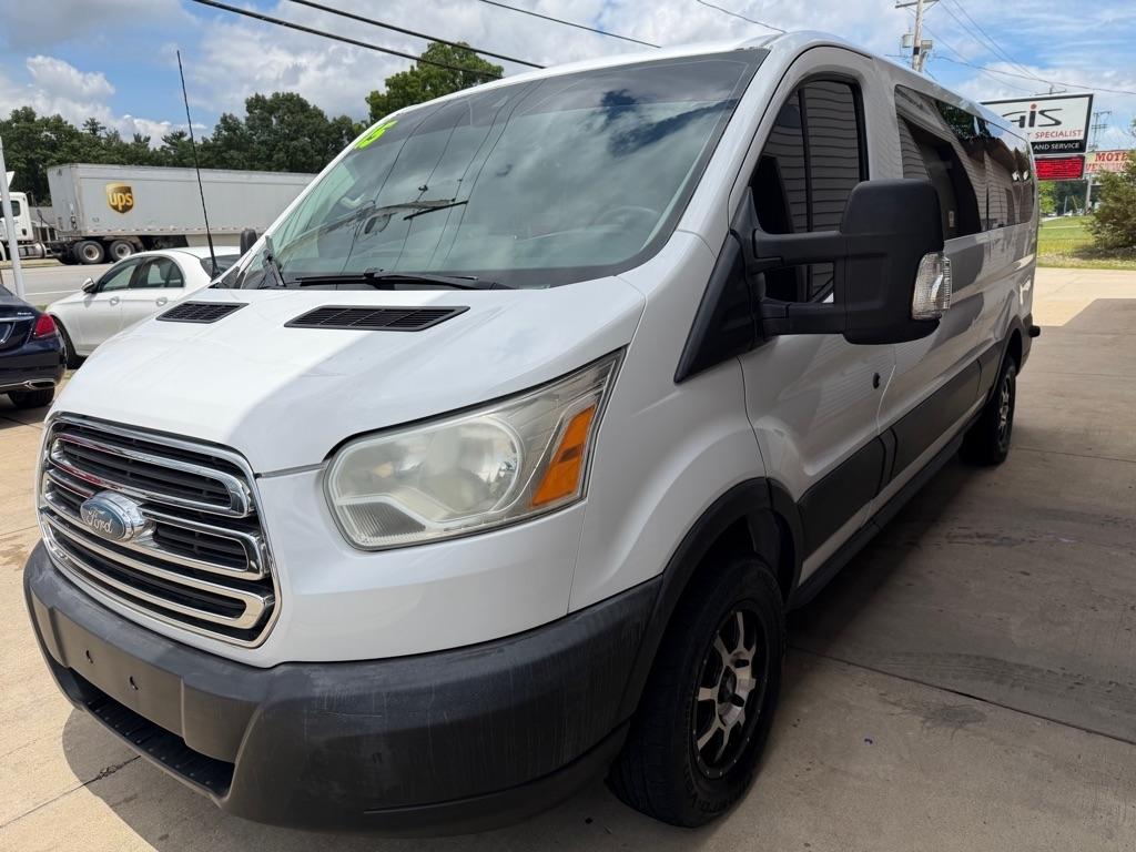 Ford Transit 350 Wagon Low Roof XLT 60/40 Pass. 148-in. WB 2015