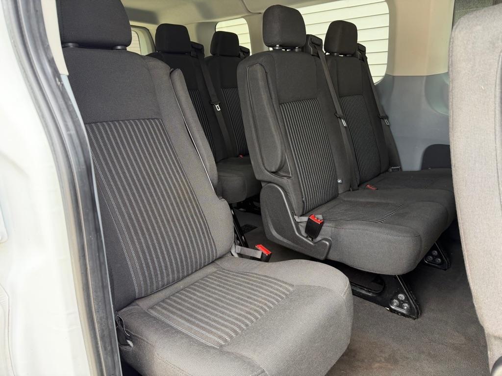 Ford Transit 350 Wagon Low Roof XLT 60/40 Pass. 148-in. WB 2015