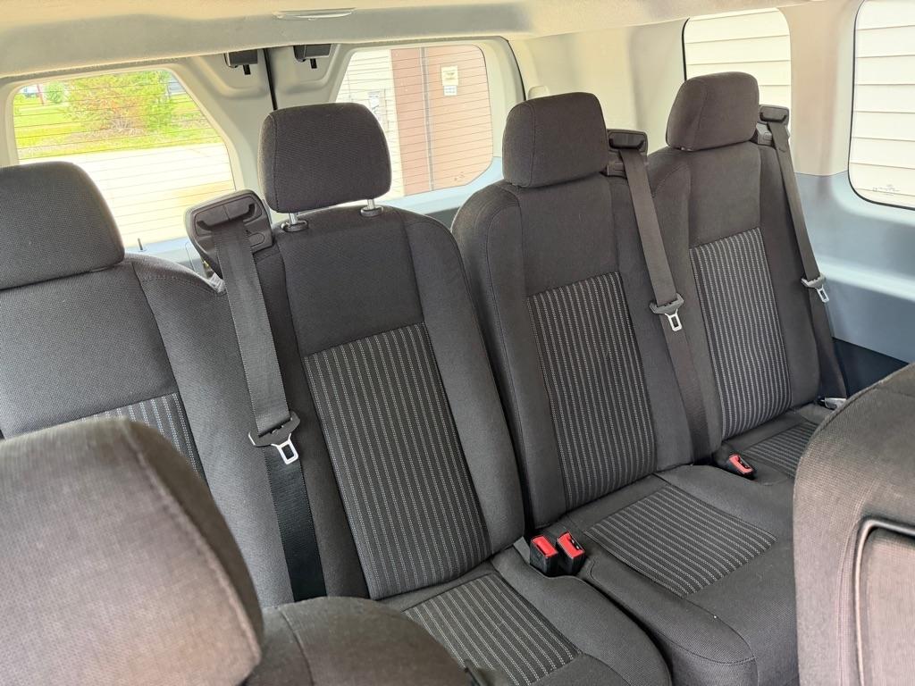 Ford Transit 350 Wagon Low Roof XLT 60/40 Pass. 148-in. WB 2015
