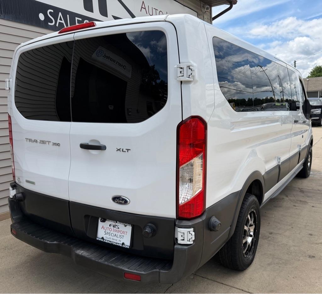 Ford Transit 350 Wagon Low Roof XLT 60/40 Pass. 148-in. WB 2015
