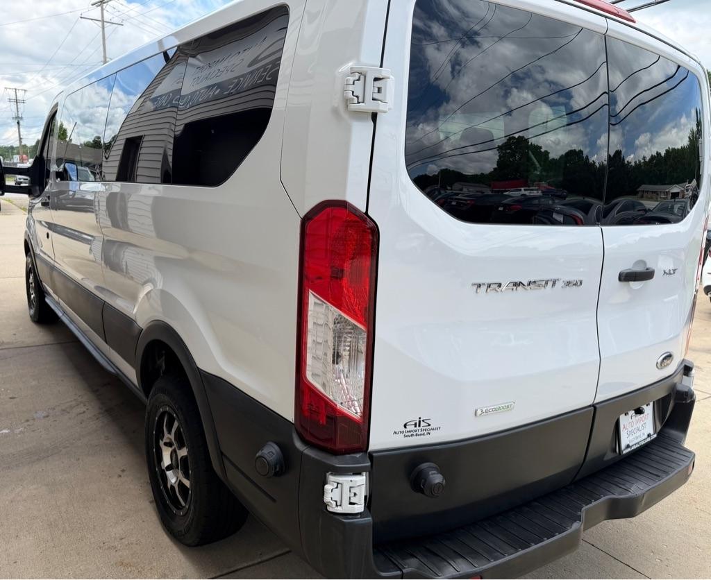 Ford Transit 350 Wagon Low Roof XLT 60/40 Pass. 148-in. WB 2015